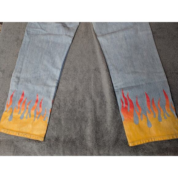 PacSun Men’s Jeans – Painted Flame Detail on Lower Legs W 34 L 28 Festival - Picture 7 of 9